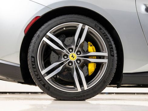 Certified 2019 Ferrari Portofino RWD image 22