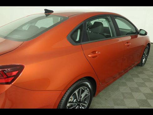 Used 2023 Kia Forte LXS w/ LXS Technology Package FWD image 18