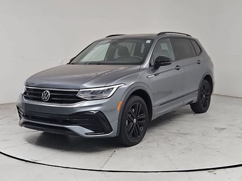 Certified 2022 Volkswagen Tiguan SE R-Line AWD/4WD image 1