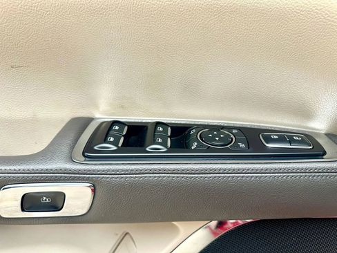 Used 2017 Lincoln Continental Select FWD image 35