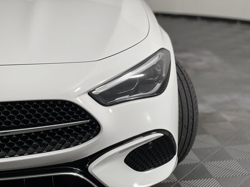 New 2026 Mercedes-Benz CLE 300 4MATIC Coupe image 7
