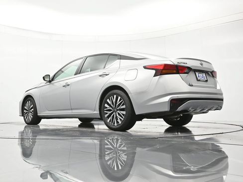 Certified 2025 Nissan Altima 2.5 SV FWD image 42