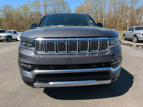 New 2024 Jeep Grand Wagoneer Series III AWD/4WD image 9