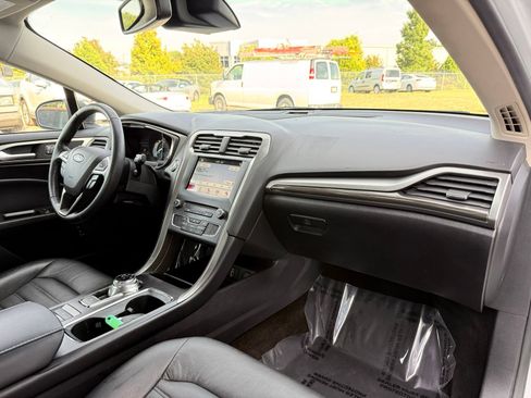 Used 2018 Ford Fusion SE w/ Equipment Group 602A FWD image 22