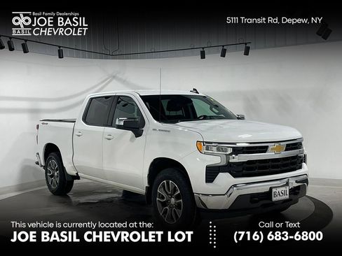 Used 2022 Chevrolet Silverado 1500 LT AWD/4WD image 1