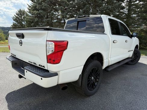 Used 2018 Nissan Titan SL w/ Midnight Edition image 8