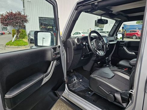 Used 2013 Jeep Wrangler Unlimited Sport AWD/4WD image 13