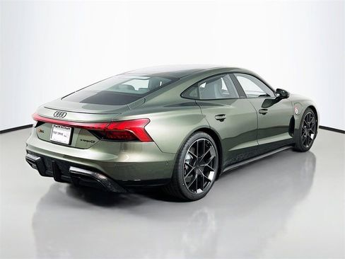 New 2026 Audi RS e-tron GT Base image 7