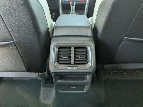 Used 2025 Volkswagen Taos SE image 24