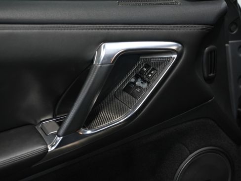 Used 2009 Nissan GT-R Premium image 23
