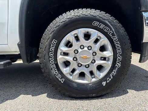 Used 2022 Chevrolet Silverado 2500 LT w/ Convenience Package AWD/4WD image 9