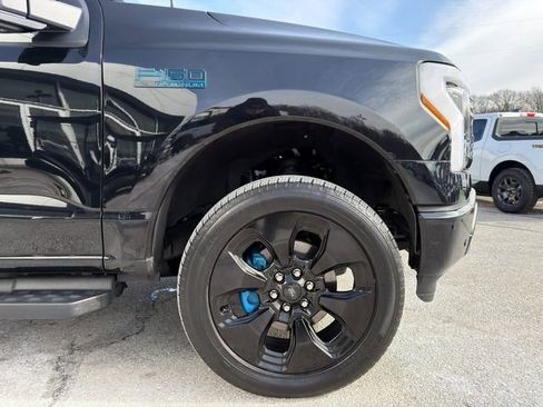 Used 2024 Ford F150 Lightning Platinum image 9