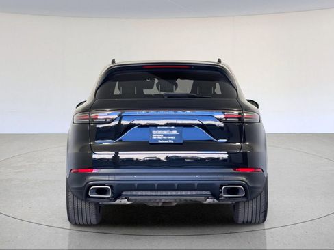 Certified 2023 Porsche Cayenne AWD/4WD image 7