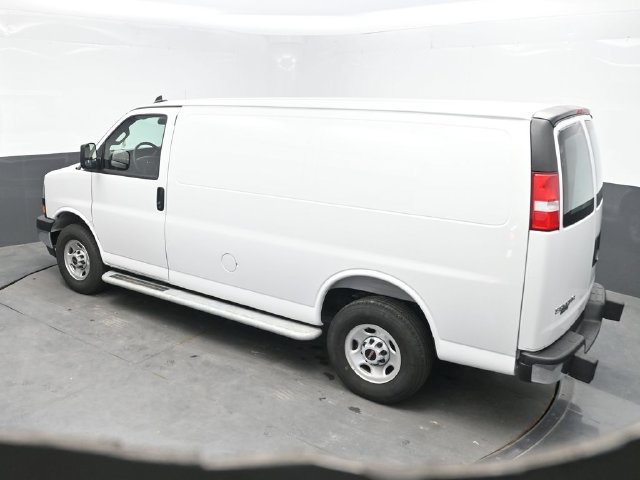 Used 2025 GMC Savana 2500 w/ Driver Convenience Package RWD image 32