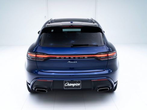 Certified 2026 Porsche Macan AWD/4WD image 10