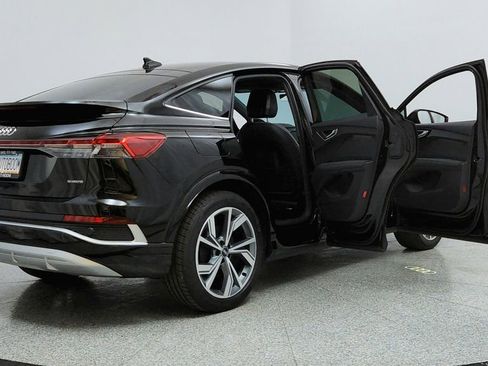 Used 2024 Audi Q4 e-tron Premium w/ Convenience Package image 11