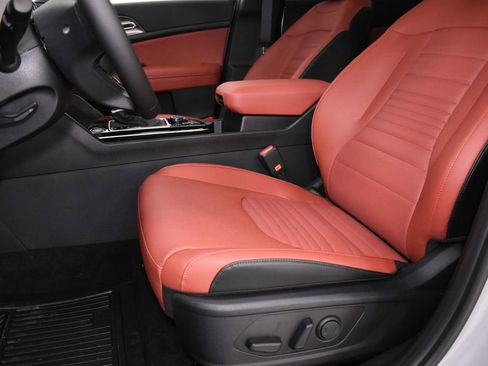 Certified 2024 Kia Sportage SX image 11