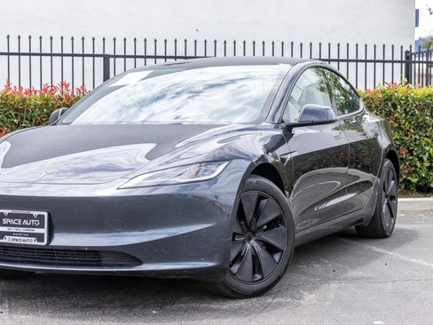 Used 2025 Tesla Model 3 Long Range RWD image 18