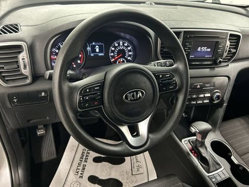 Used 2018 Kia Sportage LX AWD/4WD image 4