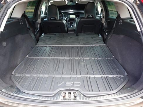 Used 2016 Volvo V60 T5 Cross Country Platinum image 29