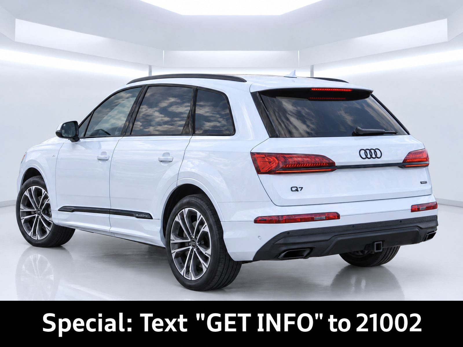 Used 2025 Audi Q7 2.0T Premium w/ Convenience Plus Package AWD/4WD image 3