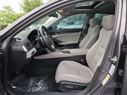 Used 2018 Honda Accord Touring image 13