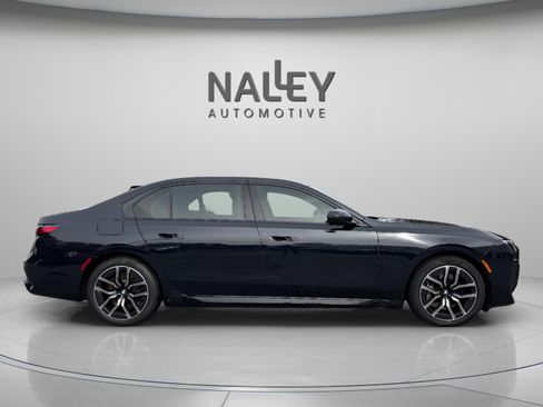 Used 2023 BMW 760i xDrive w/ Luxury Rear Seating Package image 4
