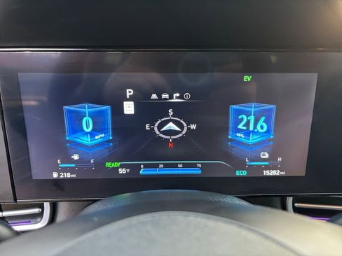 Used 2024 Hyundai Elantra Limited image 17