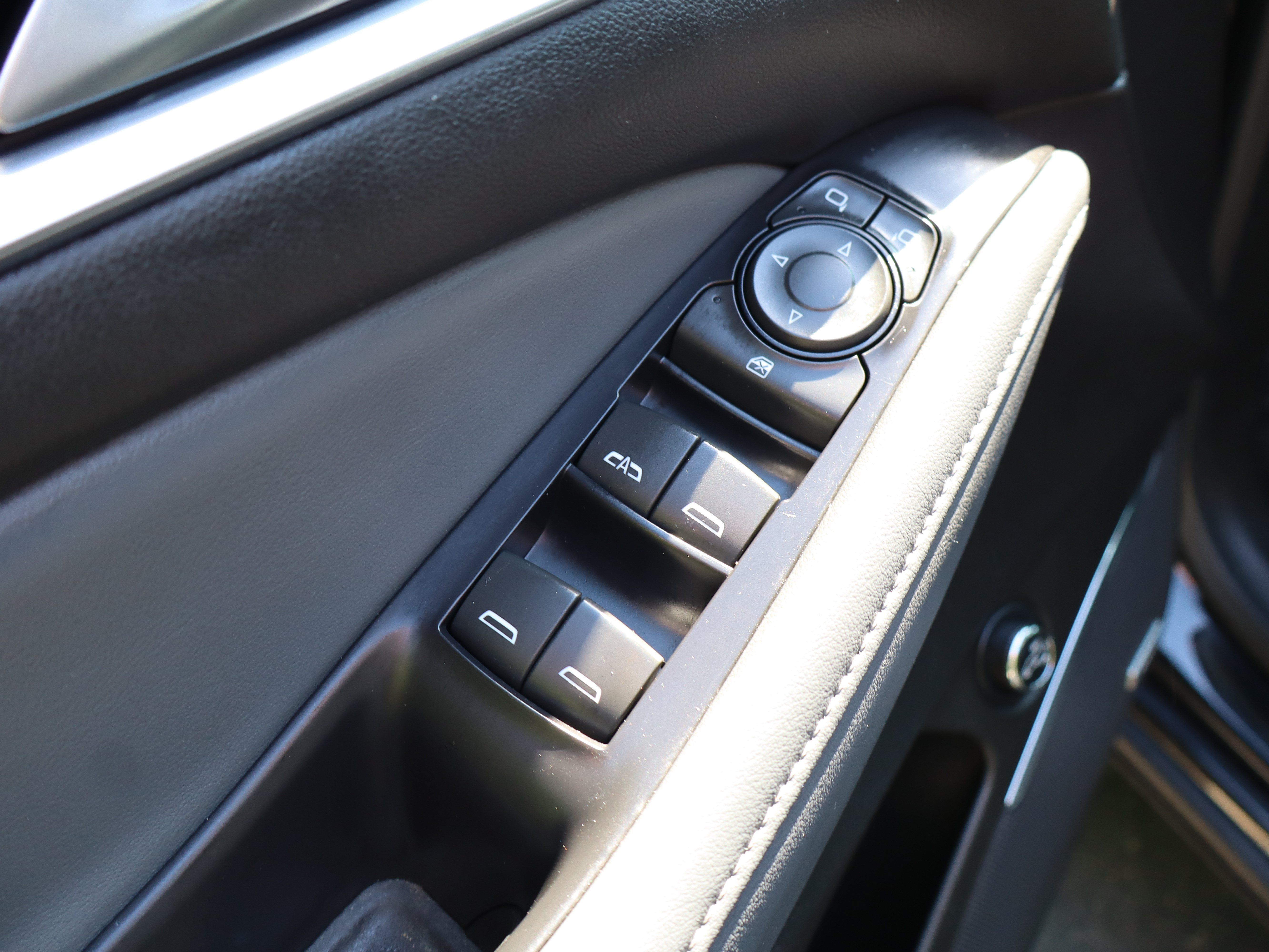 Used 2021 Buick Enclave Essence w/ Sport Touring Edition FWD image 20