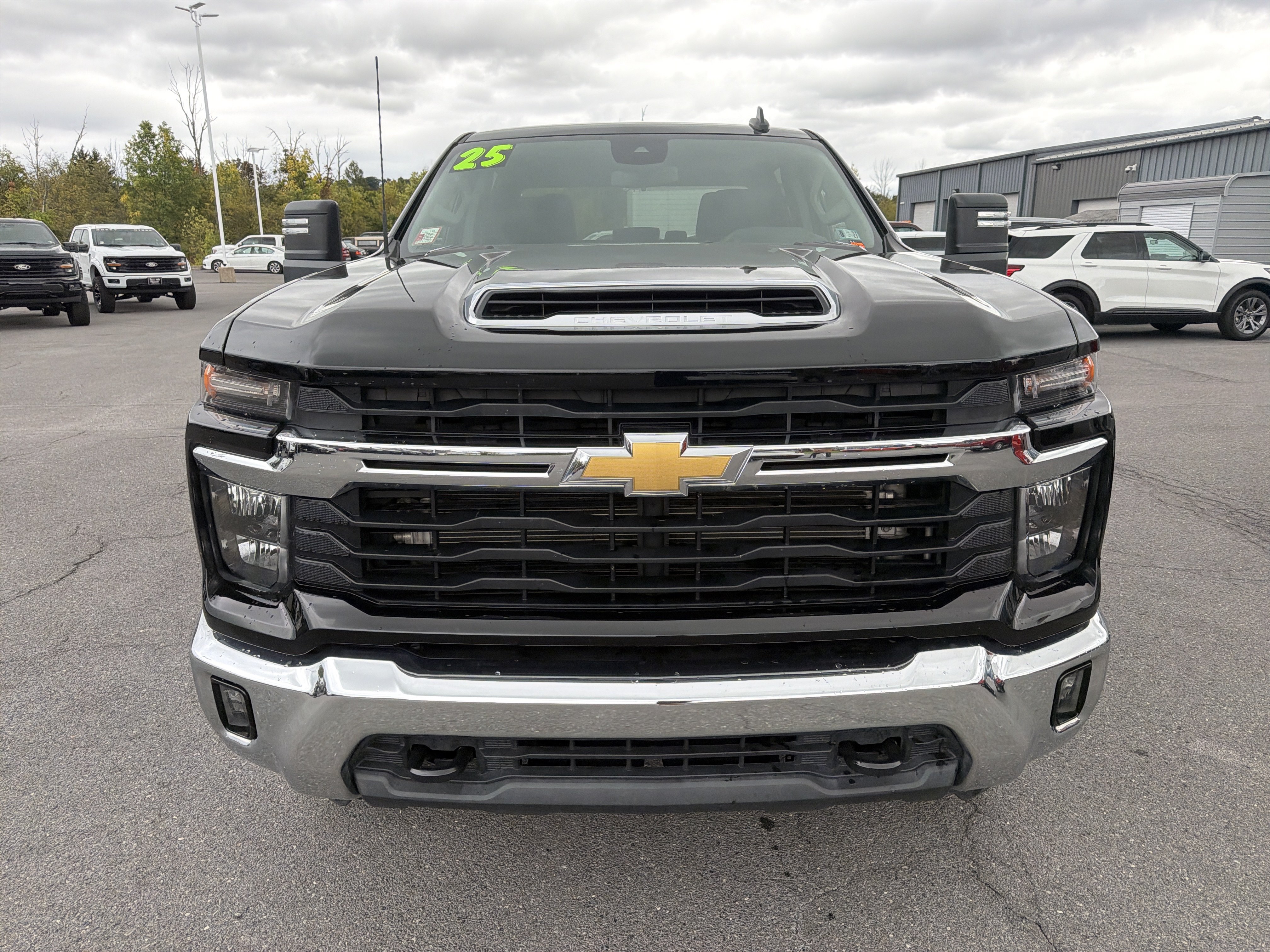 Used 2025 Chevrolet Silverado 2500 LT w/ Convenience Package AWD/4WD image 17