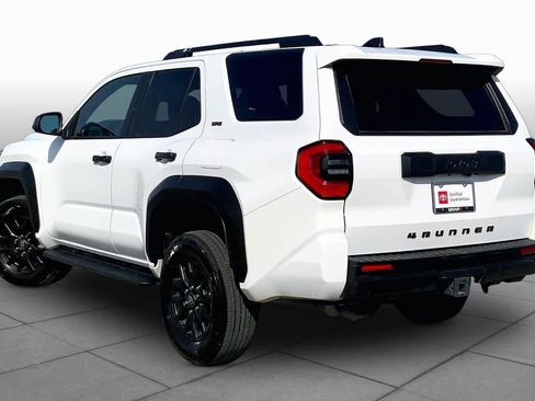 Used 2025 Toyota 4Runner SR5 AWD/4WD image 12