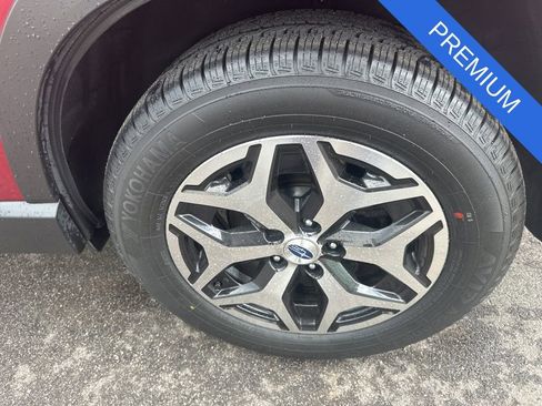 Used 2023 Subaru Forester Premium AWD/4WD image 36