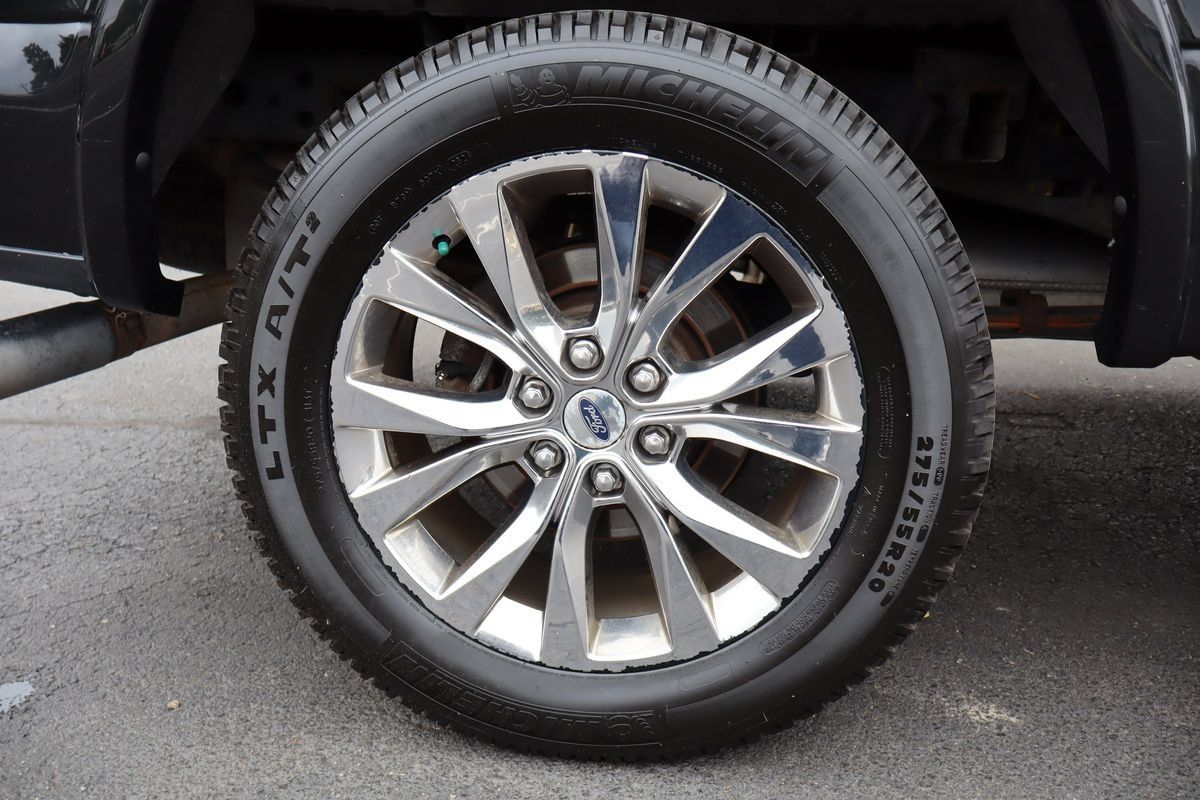 Used 2015 Ford F150 Lariat w/ Equipment Group 502A Luxury AWD/4WD image 43