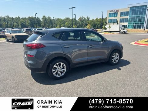 Used 2021 Hyundai Tucson SE FWD image 3