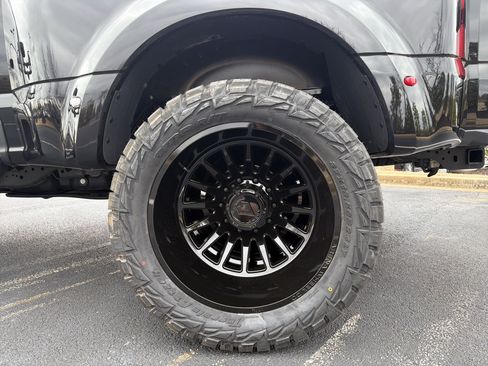 Used 2025 Ford F450 Platinum w/ Platinum Plus Package image 35