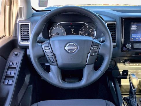 Used 2023 Nissan Frontier SV w/ SV Convenience Package image 8