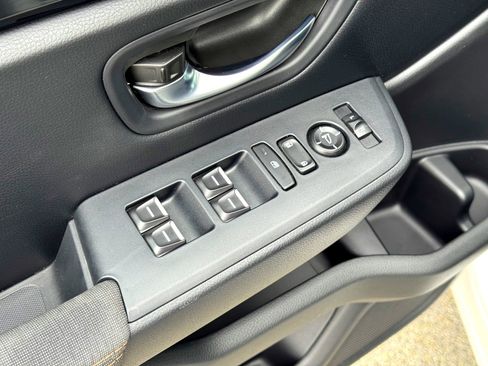 Used 2025 Honda Pilot Sport image 14