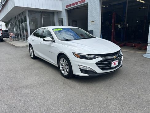 Used 2022 Chevrolet Malibu LT FWD image 2