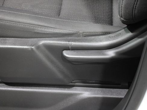 Used 2024 Chevrolet Silverado 2500 Custom RWD image 5