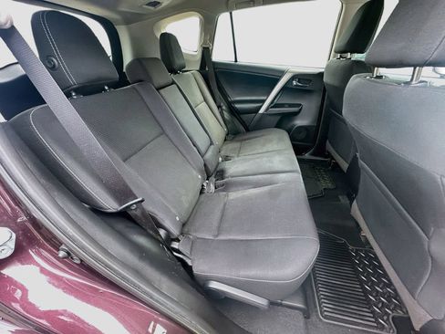 Used 2018 Toyota RAV4 XLE FWD image 27
