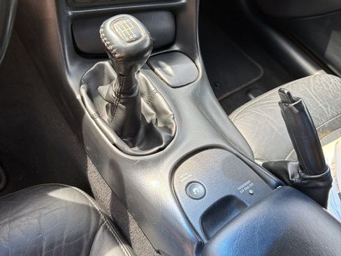 Used 2004 Chevrolet Corvette Convertible w/ Preferred Equipment Group image 11