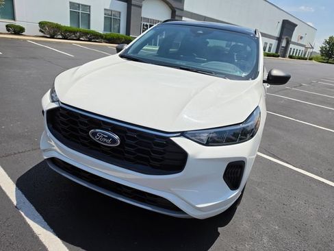 Used 2024 Ford Escape ST-Line w/ Tech Pack #1 AWD/4WD image 16
