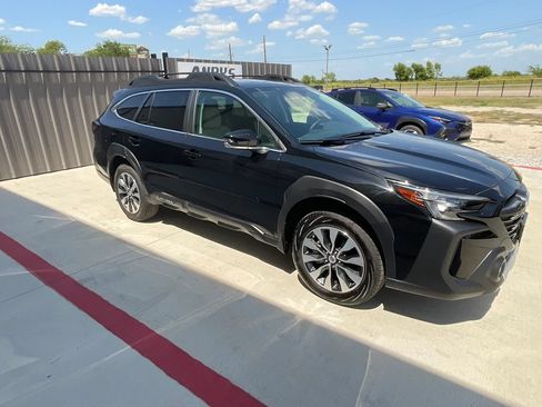 Used 2025 Subaru Outback Limited AWD/4WD image 9