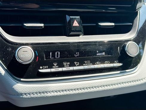 Used 2023 Toyota Corolla SE FWD image 23
