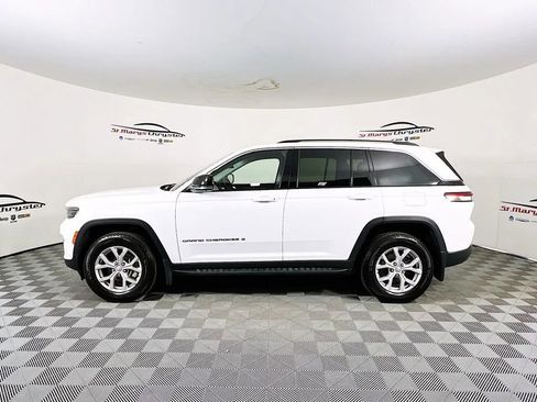 Used 2022 Jeep Grand Cherokee Limited w/ Luxury Tech Group II image 5