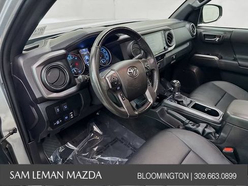 Used 2022 Toyota Tacoma TRD Off-Road w/ TRD Premium Off Road Package AWD/4WD image 15