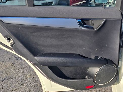 Used 2009 Mercedes-Benz C 300 Sedan image 20