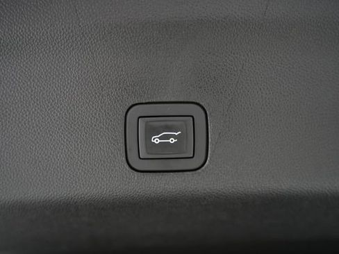 Used 2025 GMC Yukon Elevation w/ Elevation Premium Package AWD/4WD image 12