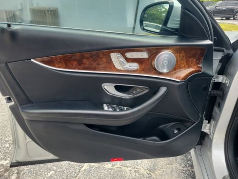 Used 2017 Mercedes-Benz E 300 4MATIC image 20