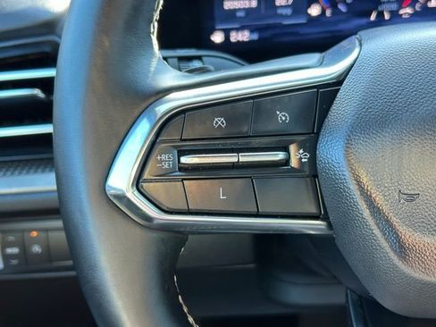 Certified 2025 Chevrolet Traverse LT image 22